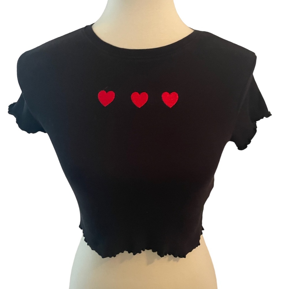 Streetwear Society * Size Small‎ * Black with 3 Red Hearts Embroidered